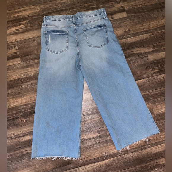 Time and Tru Blue Denim High Rise Wide Legged Jeans Size 16 - Picture 9 of 9